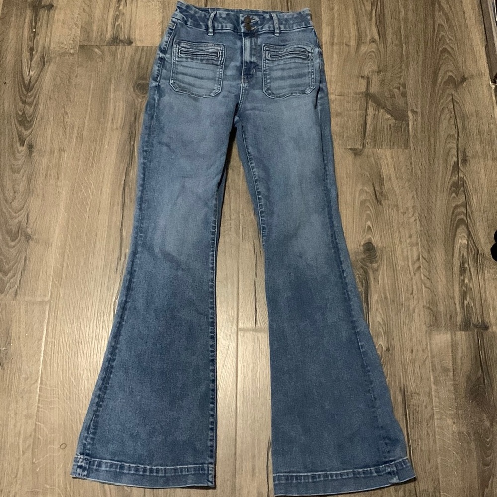 American Eagle Outfitters Curvy Super High Rise Flare Jeans size 6Long